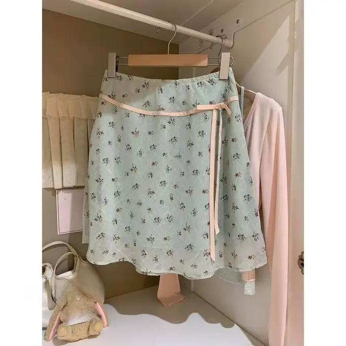 Jupe courte florale française, jupe courte tendance estivale, jupe mini style A, jupe décontractée é