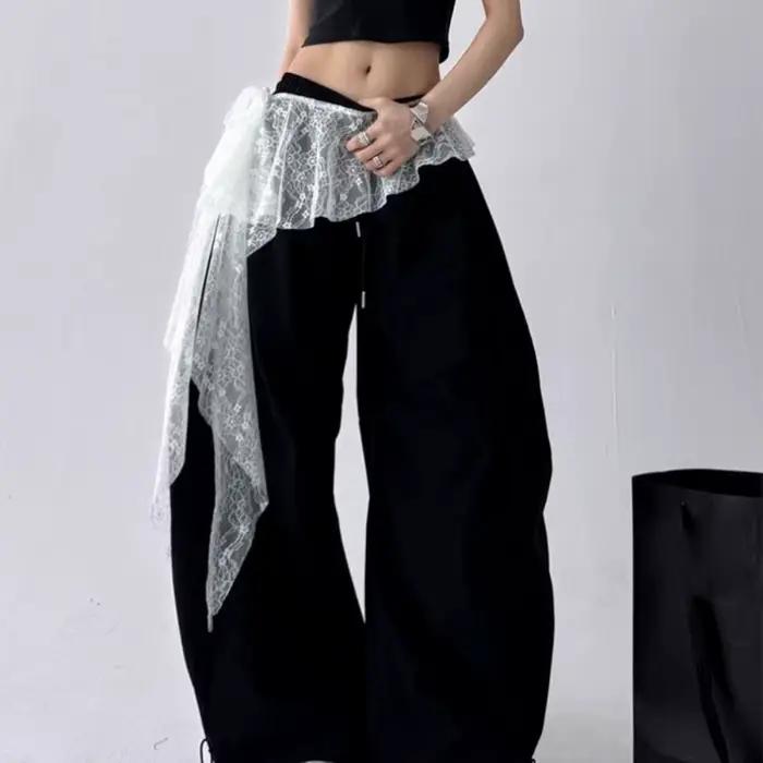 Mini-jupe irrégulière en jean avec broderie florale et dentelle, style Y2K streetwear, froncée, desi