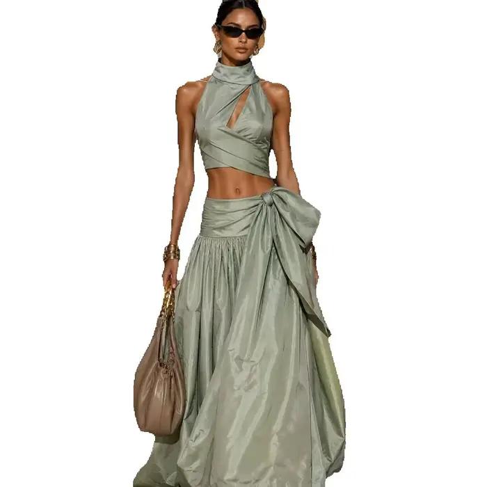 Jupe longue en satin de luxe pour femme, taille haute, avec détail nœud, coupe trapèze, vert sauge, 