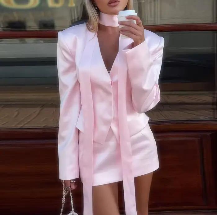 Ensemble jupe pour femme, blazer court en satin à col en V avec détail cravate, mini-jupe unie, tenu