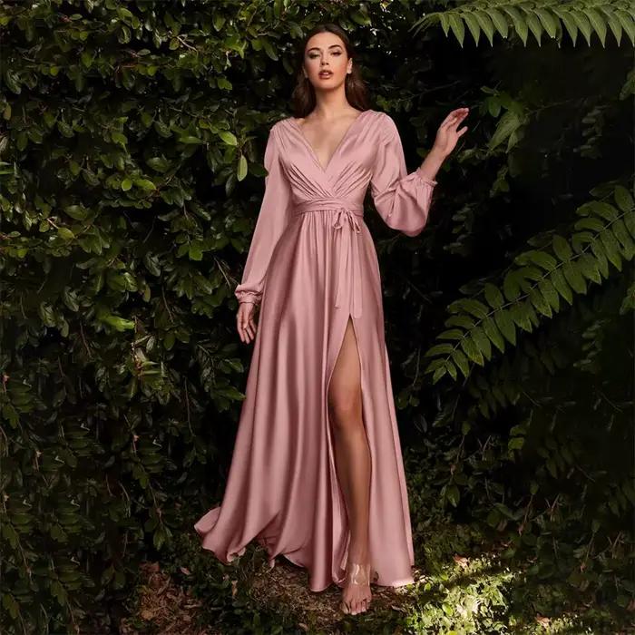 Robes de Soirée Élégantes Roses Coupe A-Line à Manches Longues 2026 en Satin Col V Profond Sexy Fend