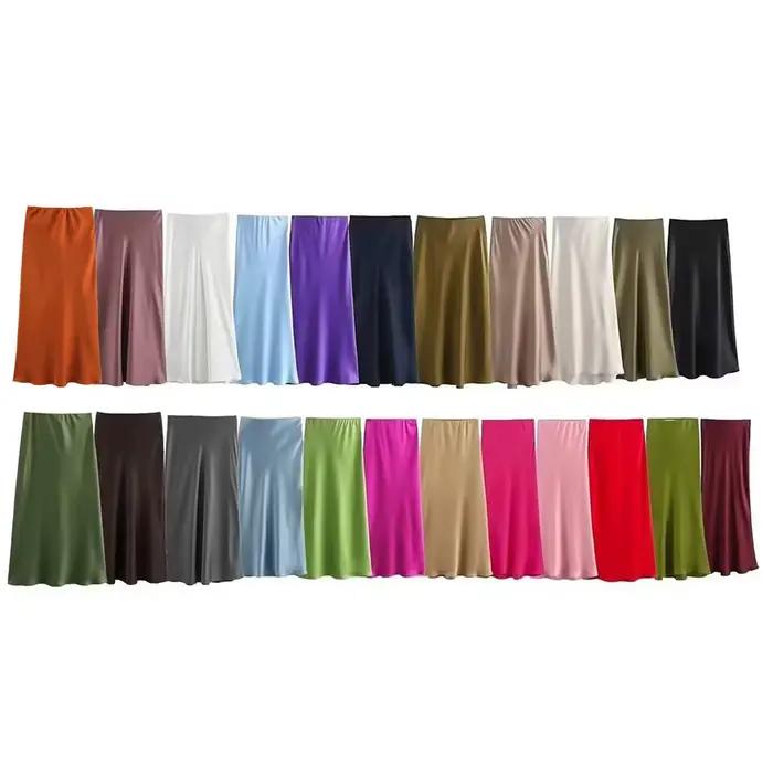 Jupe longue midi en satin de soie texturé