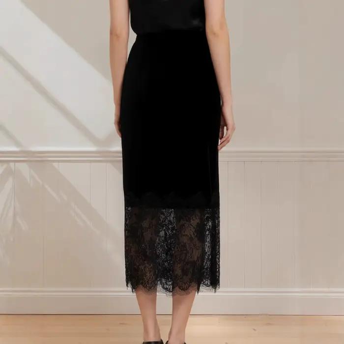 Jupe mi-longue en velours noir pour femme