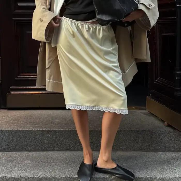 Jupe mi-longue chic en satin de soie élégante pour femmes junior, vintage, garniture en dentelle, streetwear occasionnelle ```