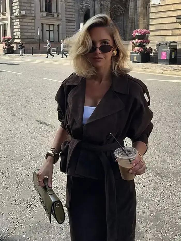Costume deux pièces en daim pour femmes
