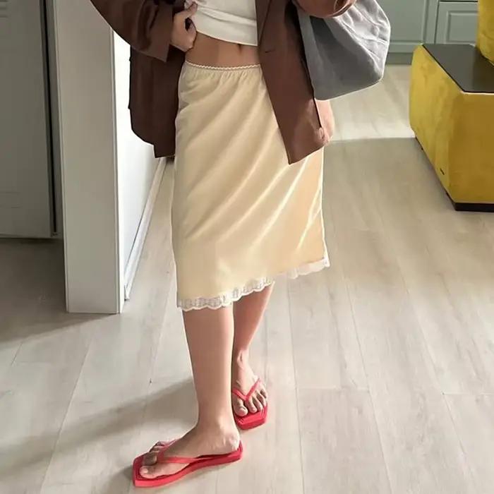 Jupe mi-longue chic en satin de soie élégante pour femmes junior, vintage, garniture en dentelle, streetwear occasionnelle ```