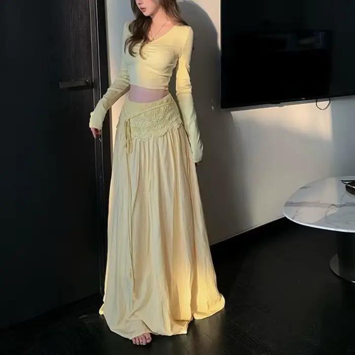 Ensemble deux pièces jupe longue jaune laiteux pour femme