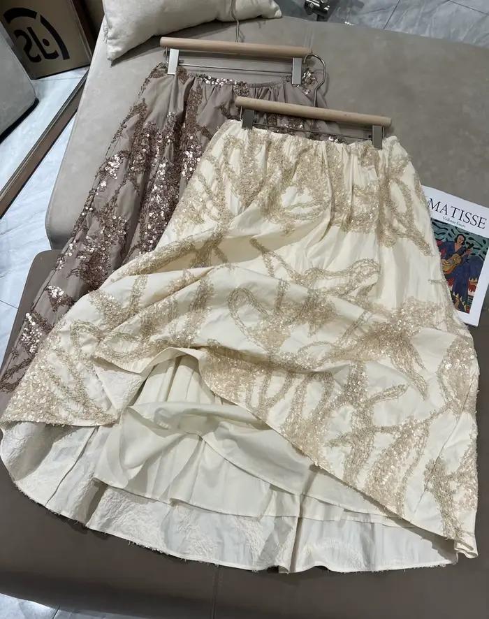 Jupe en coton taille haute pour femme avec embellissement de sequins élaborés