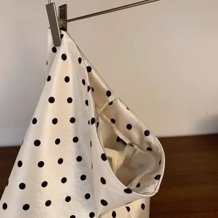 Jupes en satin Matakawa pour femmes