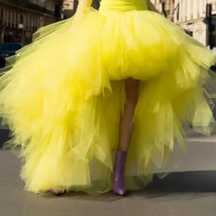 Jupes de fête en tulle jaune vif et moelleux