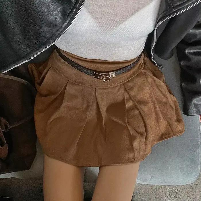 Mini jupe plissée à carreaux marron