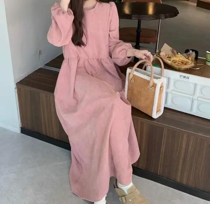Robe en velours côtelé pour femmes