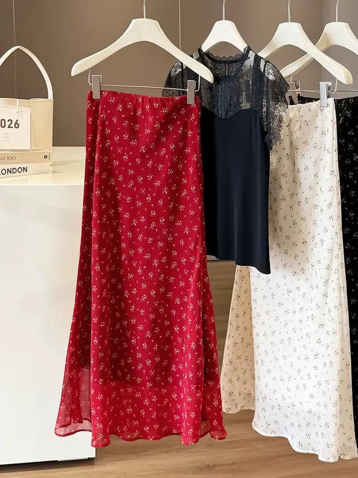 Jupe florale rouge pour femme