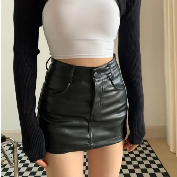 Petite jupe en cuir PU noir pour femmes