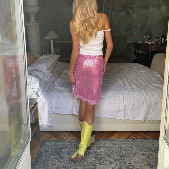 Jupes mi-longues à la mode pour femmes