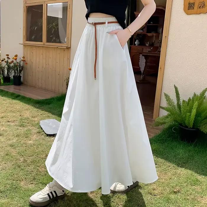 Jupe trapèze blanche avec ceinture pour femme