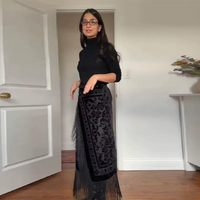 Jupe midi rétro élégante en velours noir brocart avec franges