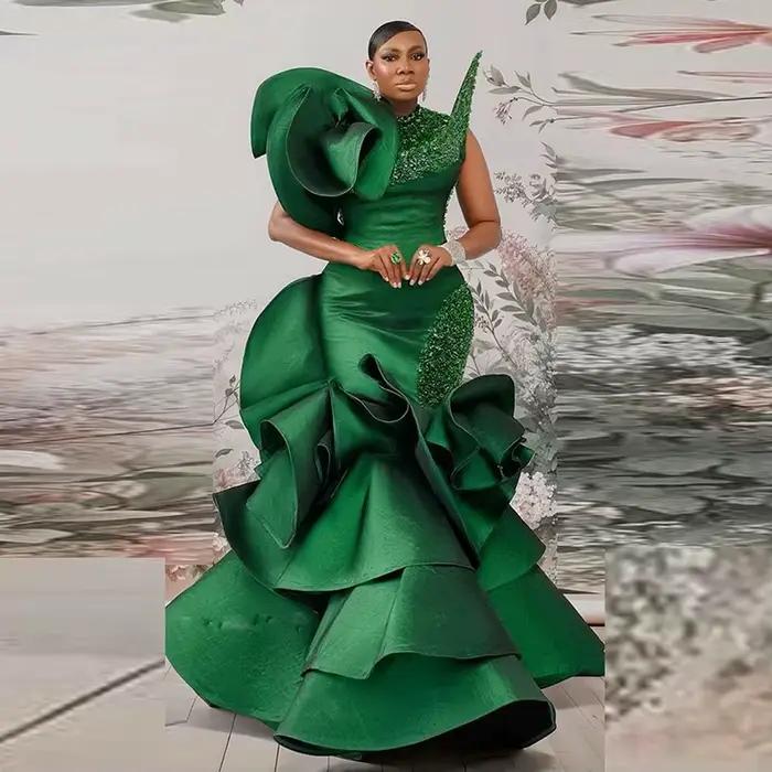 Robe de Soirée en Satin Vert à Volants