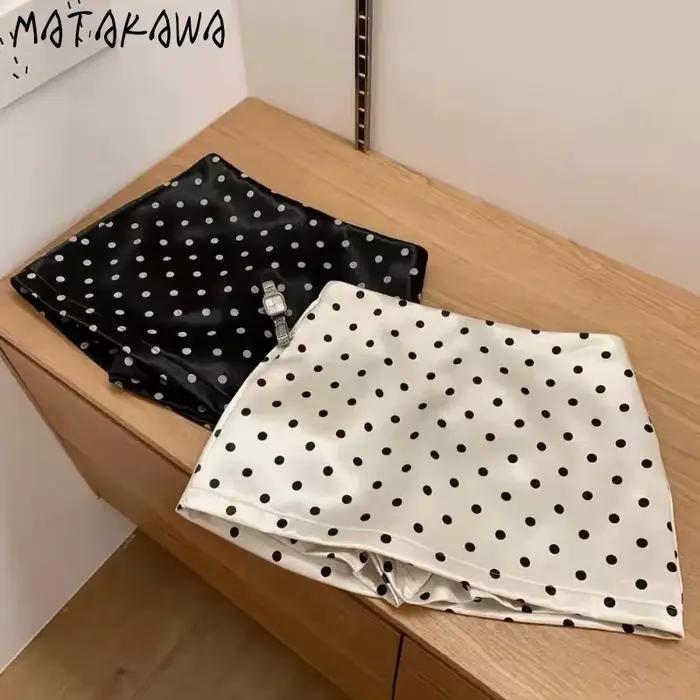 Jupes en satin Matakawa pour femmes