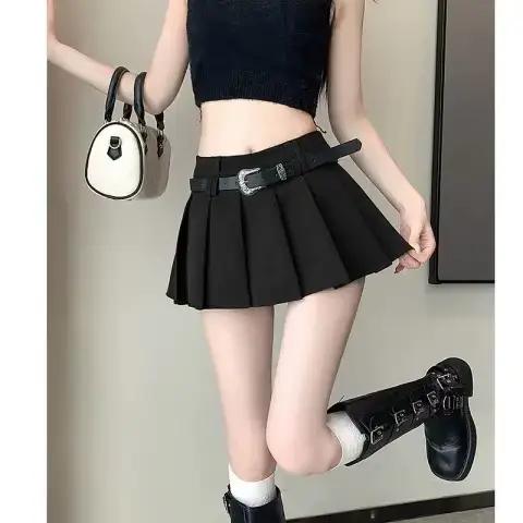 Jupe mini plissée taille haute coupe trapèze avec ceinture