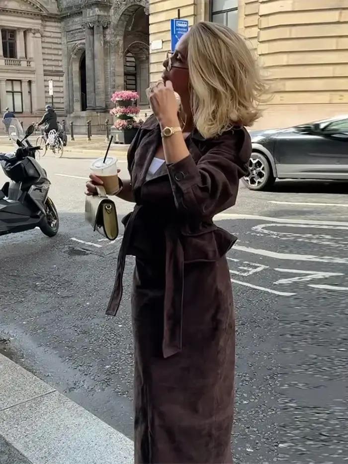 Costume deux pièces en daim pour femmes