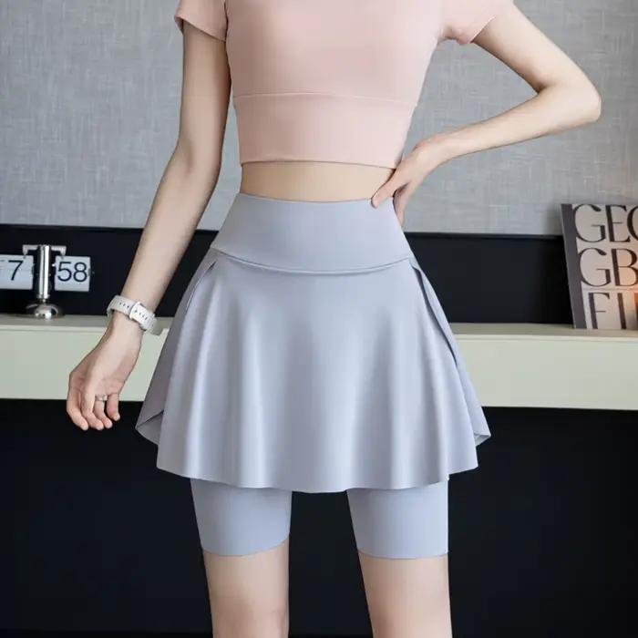 Jupe courte athlétique pour femme qui couvre les hanches et vous fait paraître plus mince
