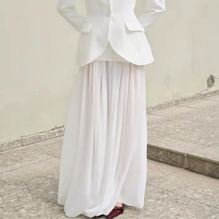 Jupe blanche à empiècements pour femme