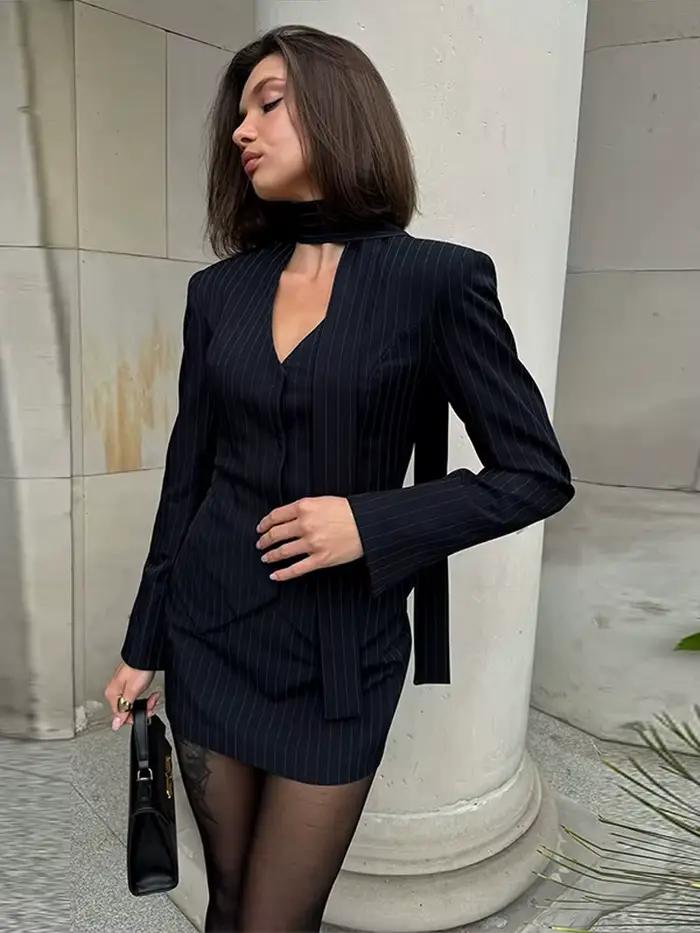 Ensemble 2 pièces jupe et manteau rayé à ruban