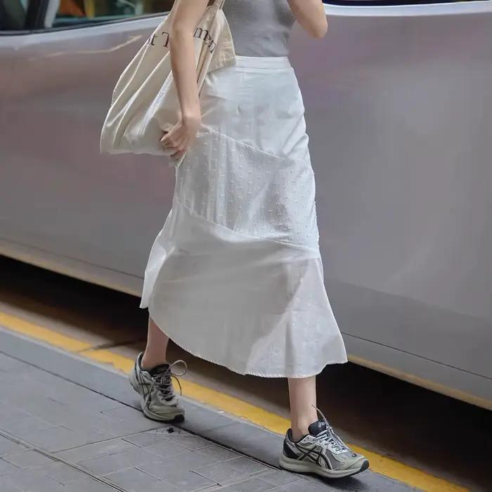 Jupe midi blanche à empiècements pour femme