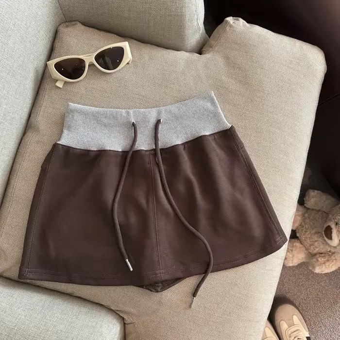 Mini-jupe streetwear pour femmes