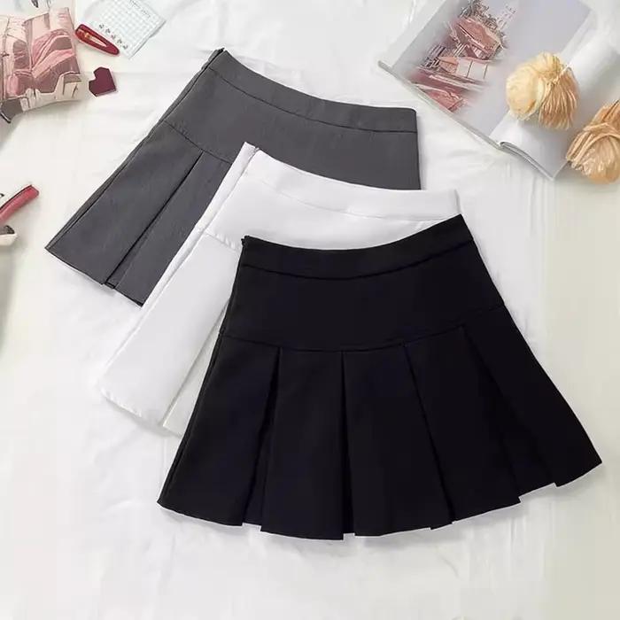 Jupe courte plissée grise taille haute pour femme
