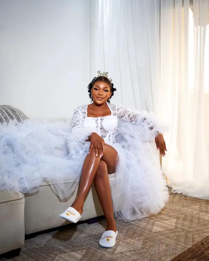 Robe de Mariée à Volants en Dentelle