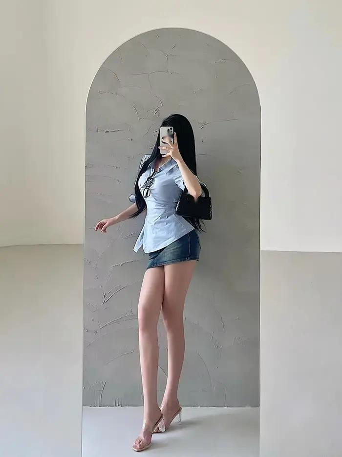 Jupe courte en jean bleu pour femmes