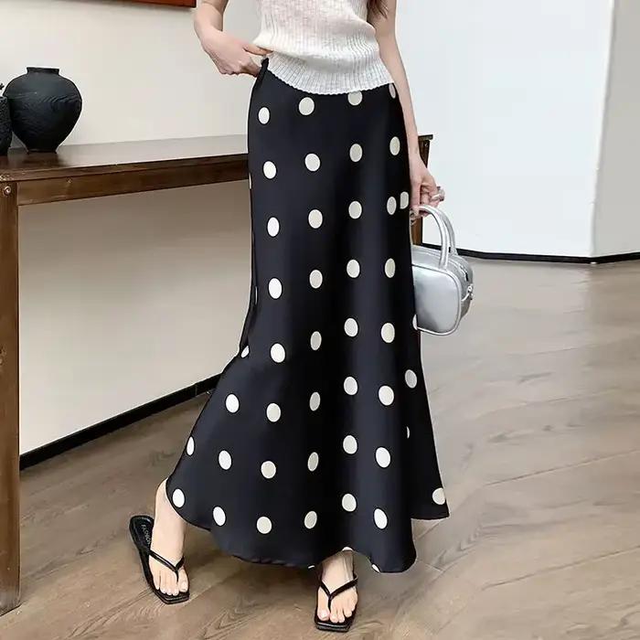 Jupe trapèze longue en satin pour femme