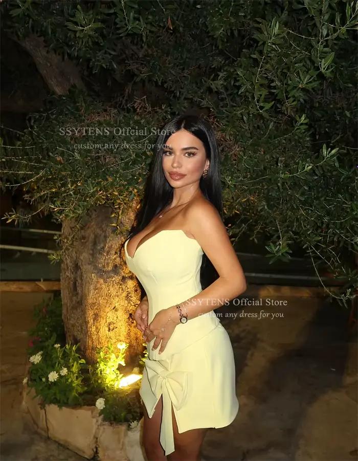 Robe de soirée jaune SSYTENS avec décolleté audacieux et détails délicats pour soirées officielles et cérémonies spéciales