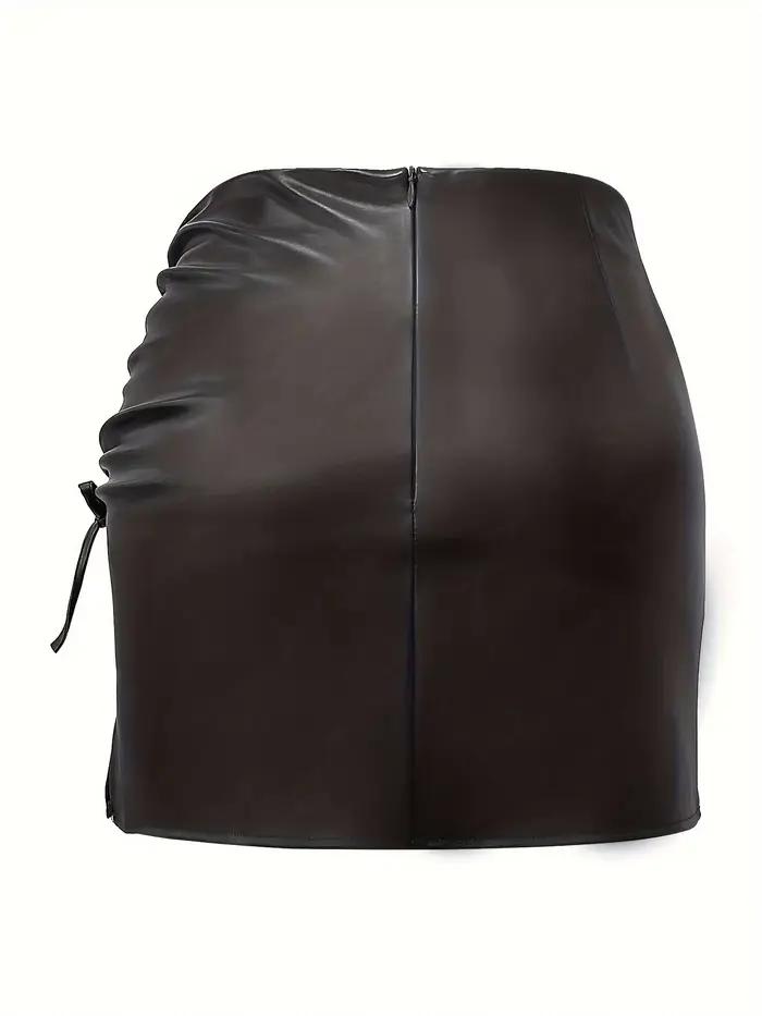 Mini-jupe noire en similicuir pour femme