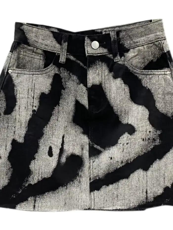 Jupe courte en denim à motif personnalisé