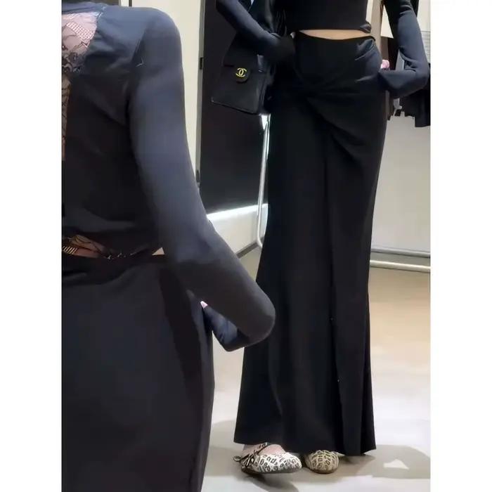 Jupe midi noire élégante pour femme