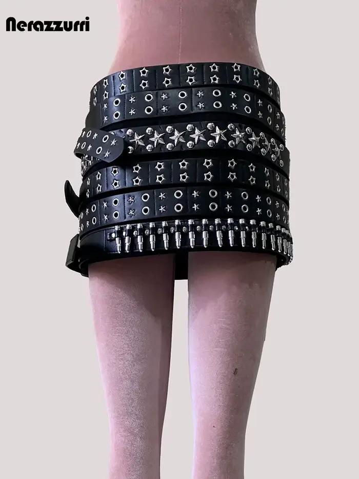 Mini jupe en simili cuir noire avec rivets et multiples ceintures pour femmes style punk et streetwear printemps été