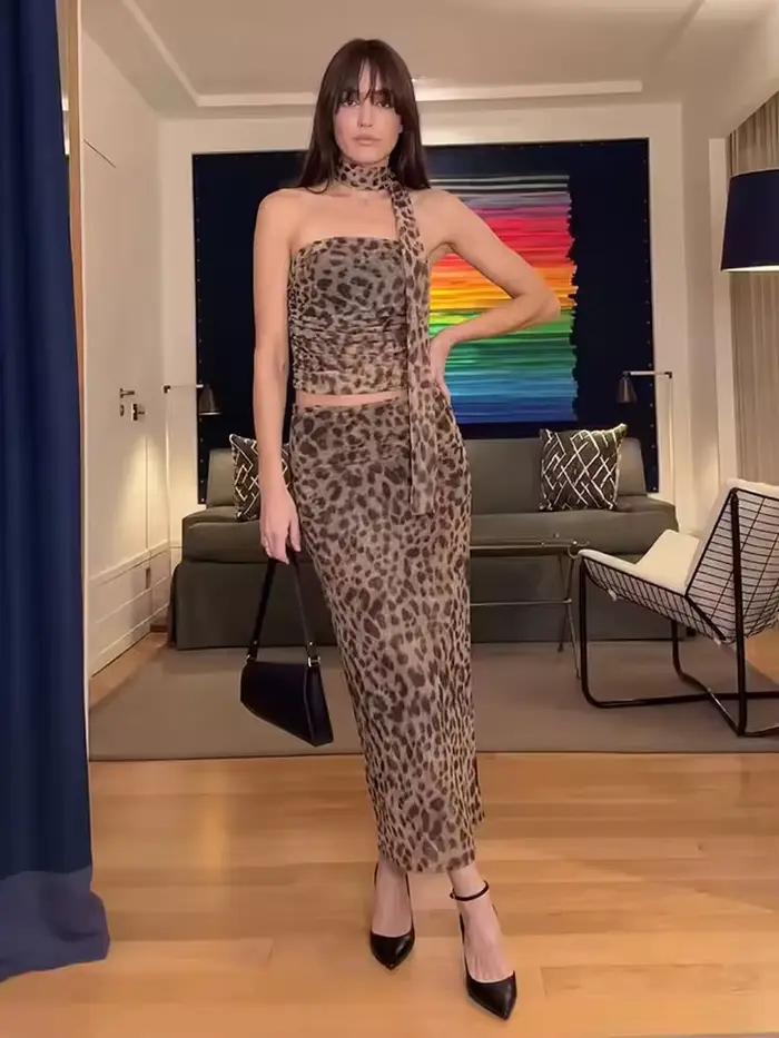 Ensemble Jupe et Top Léopard en Maille HH – Top Sexy Dos Nu Sans Manches