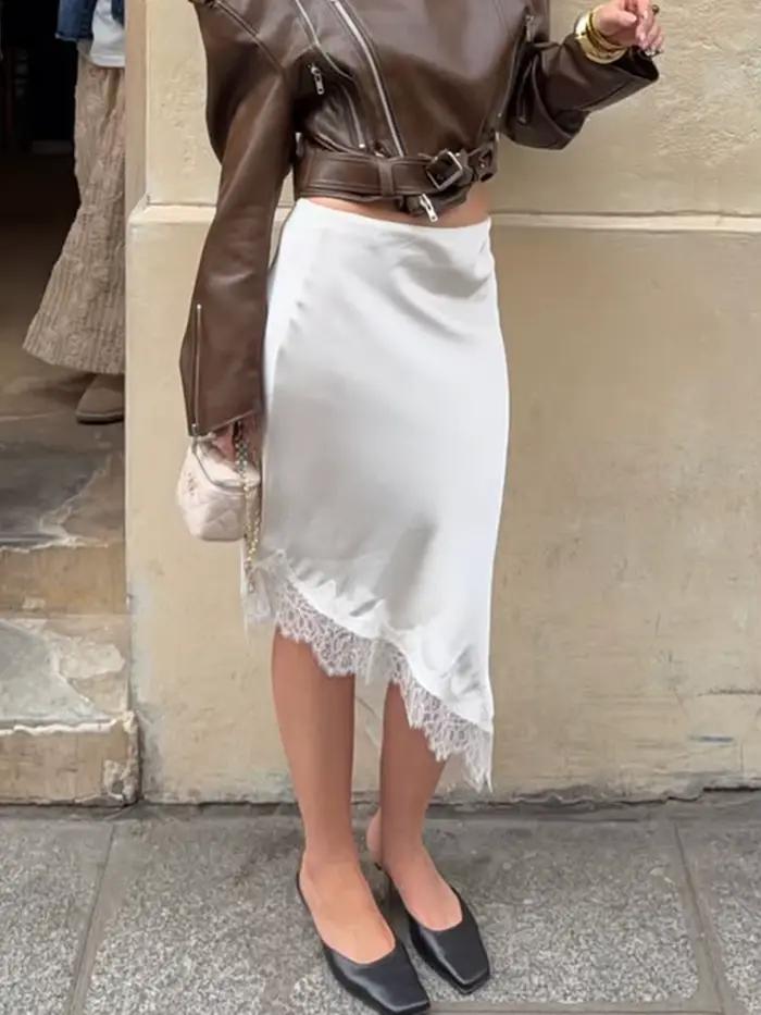 Jupe en satin et dentelle pour femme