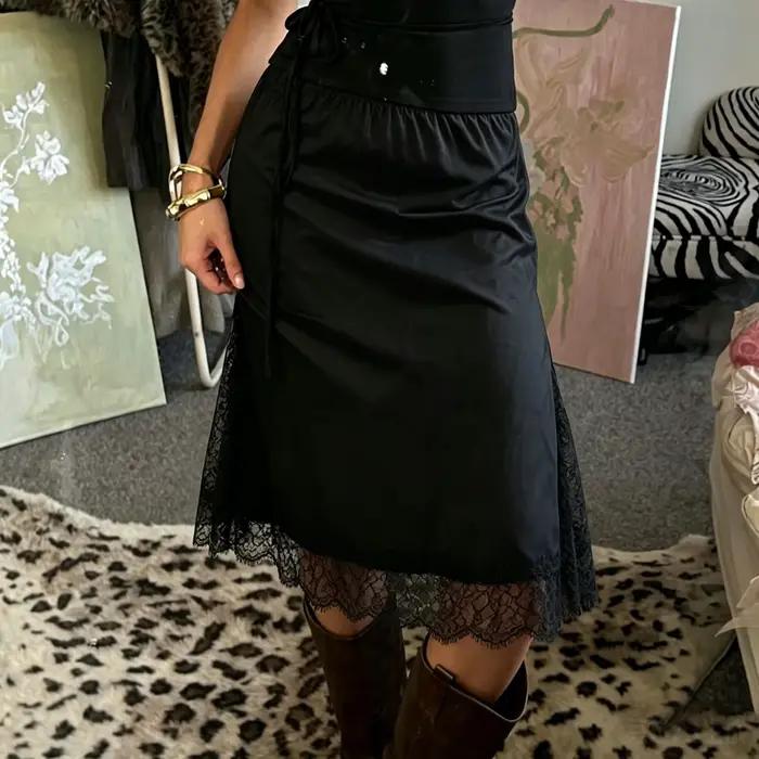 Jupe midi en satin pour femme