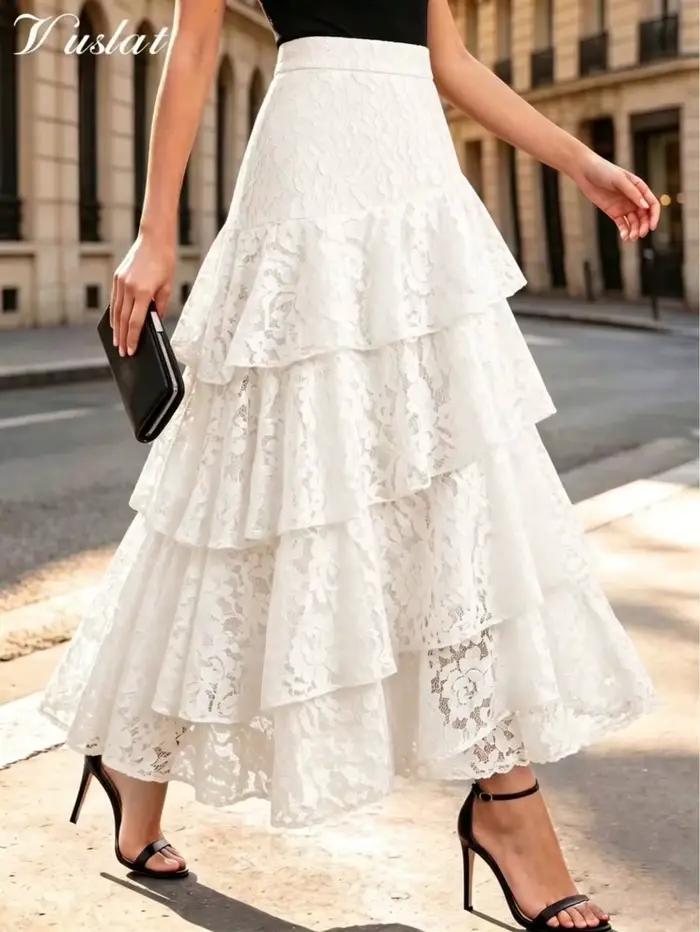 Jupe midi blanche en dentelle florale à volants superposés, taille haute, évasée, à plusieurs couches, avec ourlet festonné transparent, élégante