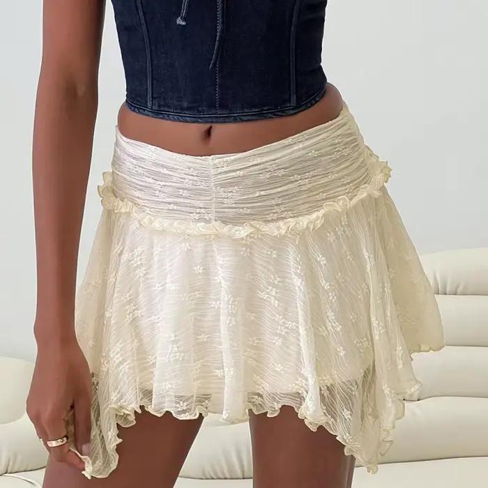 Mini jupes froncées en dentelle pour femmes