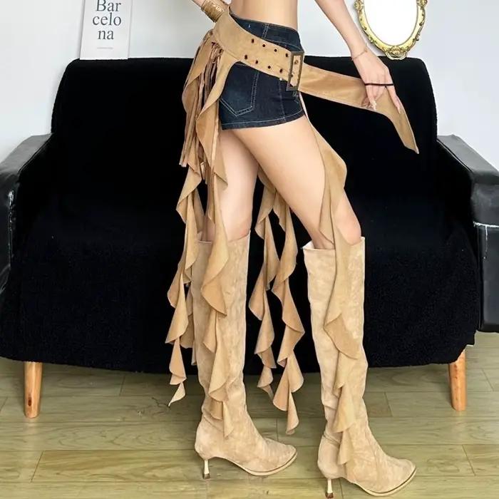 Mini-jupe irrégulière à volants et franges en polyester avec décoration en dentelle, ajustable, pour sorties nocturnes et soirées dansantes, disponible en beige et noir, taille S et M