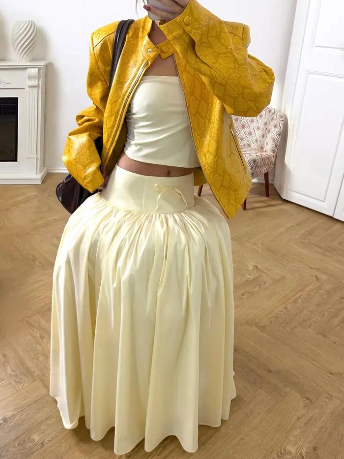 Jupe longue en satin jaune pâle pour femme