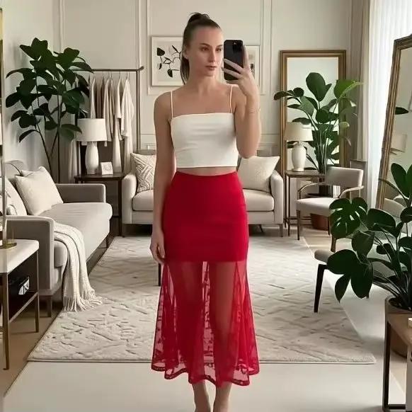 Jupe midi en satin rouge pour femme