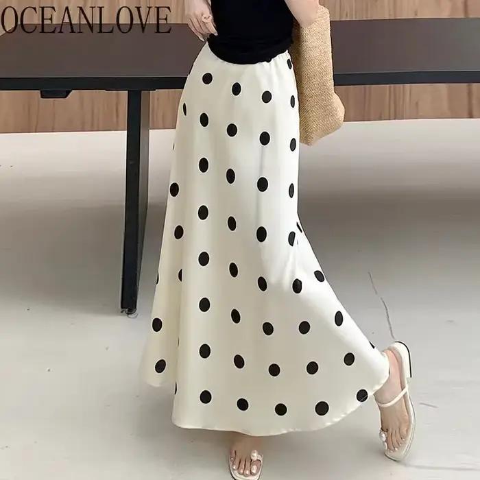 Jupe trapèze longue en satin pour femme