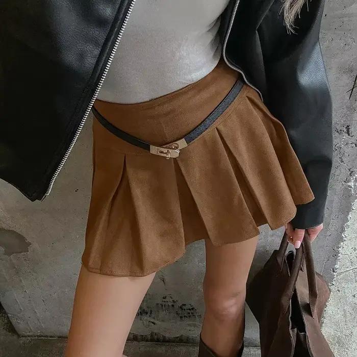 Mini jupe plissée à carreaux marron