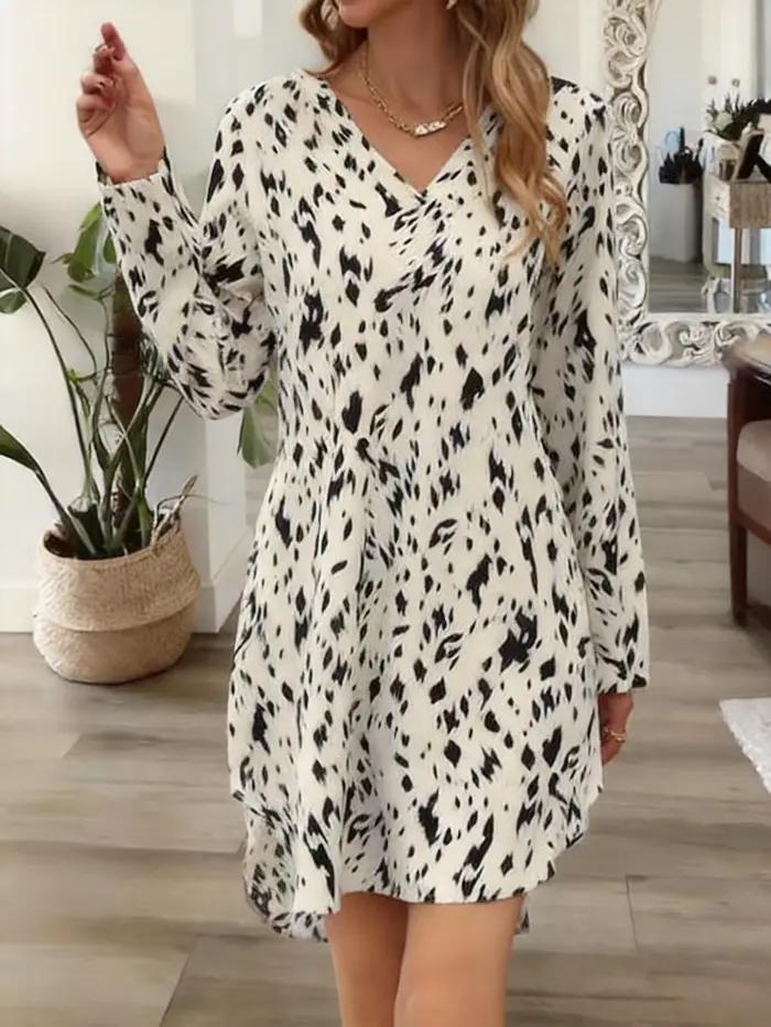 Robe courte à imprimé léopard pour femme, col en V, manches longues, ourlet asymétrique, coupe ample, polyester, tendance, décontractée, occasions spéciales